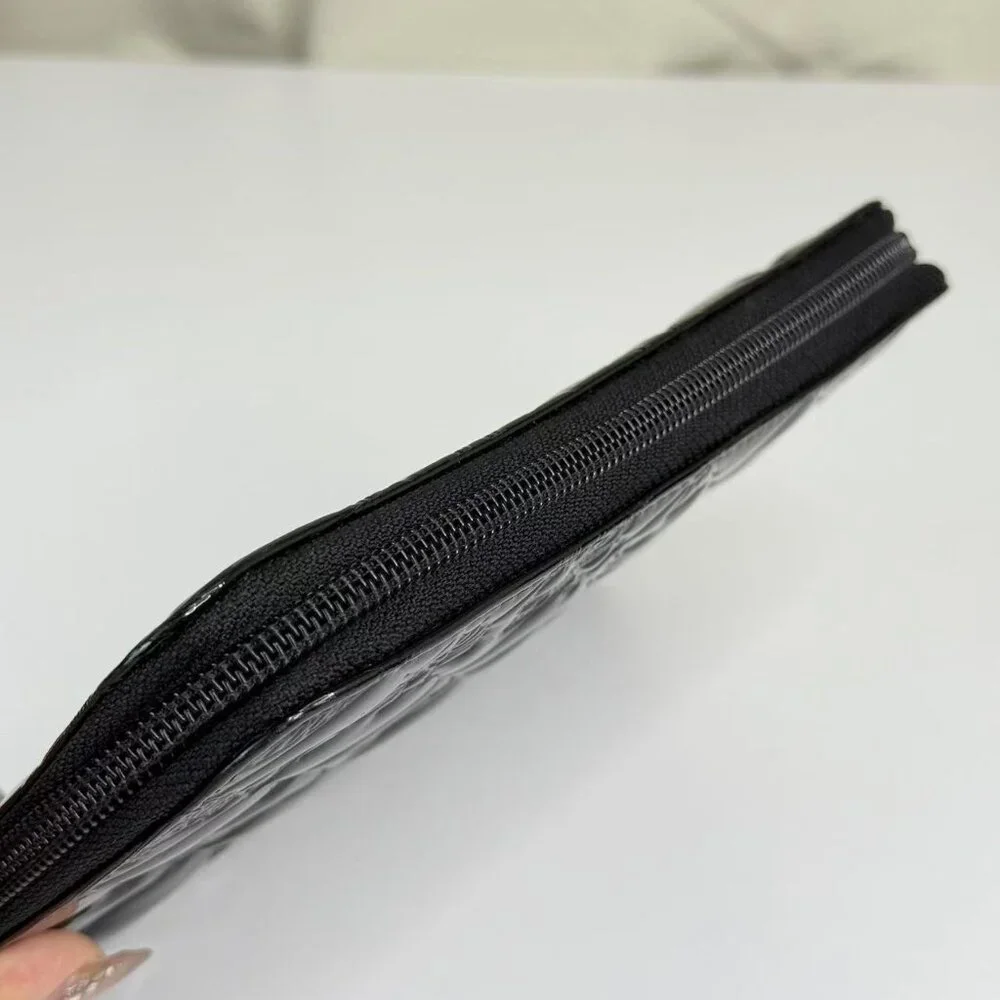 Chanel Black Large Wallet Elegant Design & Functional Features for Everyday Use